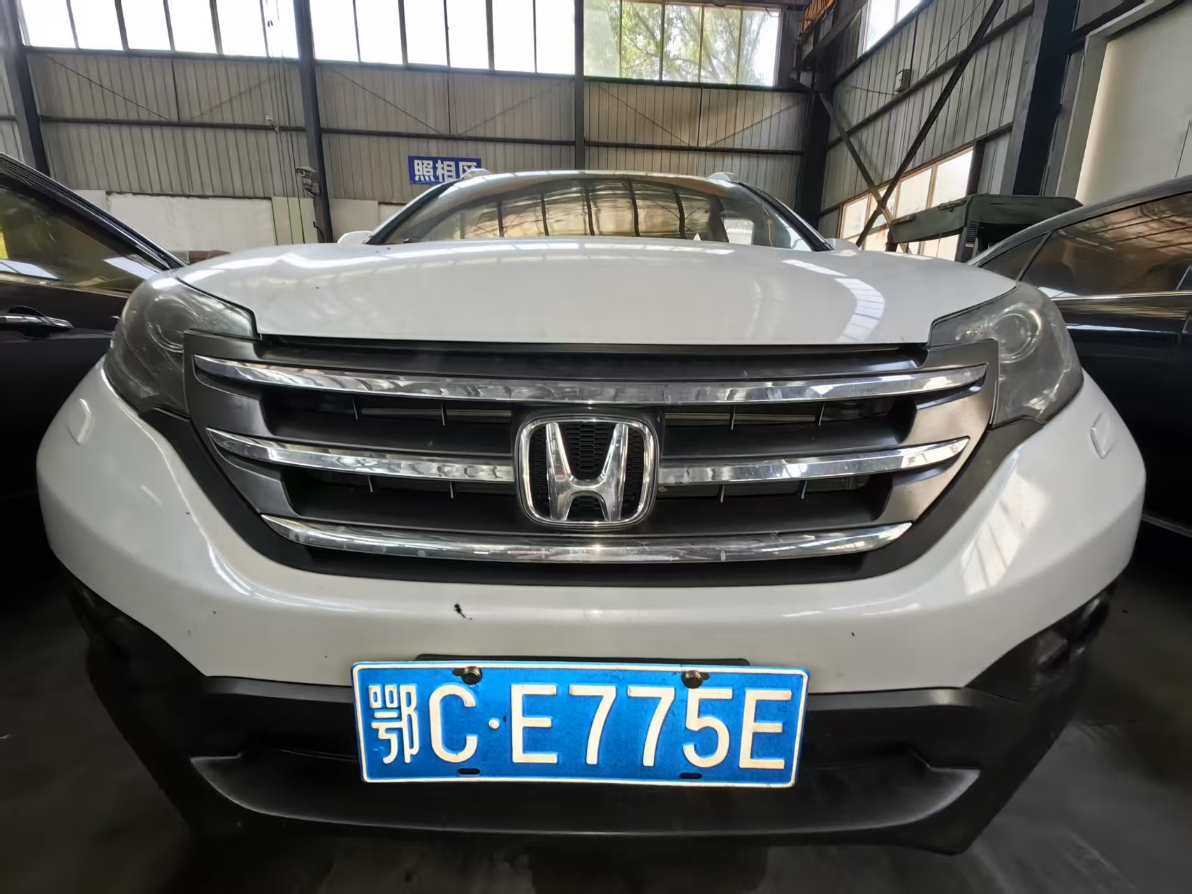 思威牌 鄂CE775E